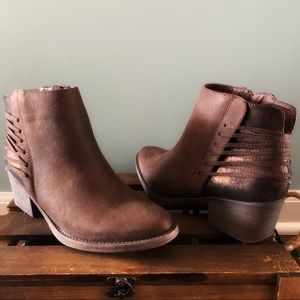 Valence Bootie